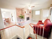 Spacious 4-bedroom Off-Campus House