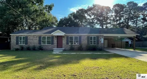 Cottonport Cottage-stunning 3/2 in heart of West Monroe with all KING size beds!