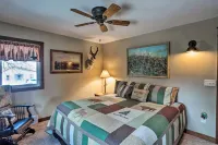 Cozy Custer Cottage: Family-Friendly, SD Charm, Bar, Deck & Walk to Dining