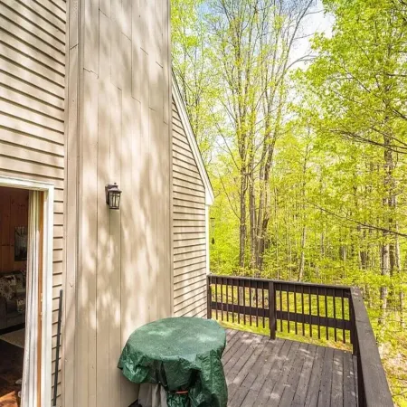 Snow Owl Chalet - Dover,  4-Bd 3-Bth - 10 Min. - Mt Snow! Saltwater Hot Tub!