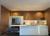 Logement de Luxe Avec Piscine Intérieure Privée