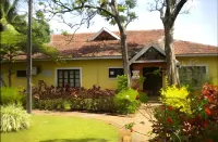 Om Beach Resort-Jungle Lodges - 駐車場