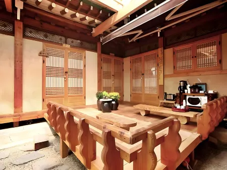 Jeonju Daraeheon Hanok Stay