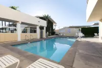 Sandpiper Lodge - Santa Barbara - Pools
