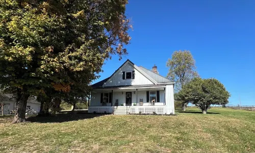 The Rutherford Inn is nestled in the heart of small town Lawrenceburg