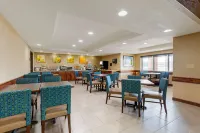 Comfort Inn & Suites - sarapan