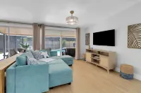 Coastal Cabana - Private pool & 2 miles to Beach!