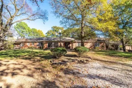 Private Heated Indoor Salt Water Pool House on 4 Acres! 2 Game Rooms & Fire Pit Отели в г. Пайни