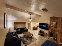 The Middle of EVERYWHERE. 30 min or less to Med. Center, Galleria, Kemah, Nasa