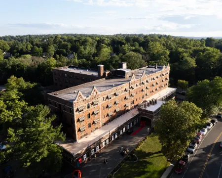 The Albion Summit Hotels in Summit