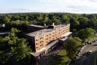 The Albion Summit Hotels in Summit