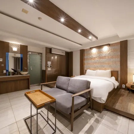 Gasan Rich Hotel Отели рядом с достопримечательностью «Аутлет Mario»