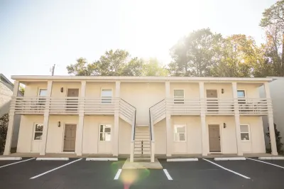 Porter #10 - Perfect Ocean Springs location with Pool - near Beach and Downtown! The Art House 주변 호텔