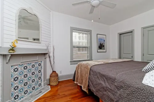 Traveler's Retreat: Your Refuge In the Old Town