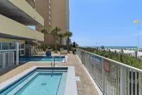 Bahama Breeze by Avantstay Gulf Front, 2 Pools, Beach Chairs Included!