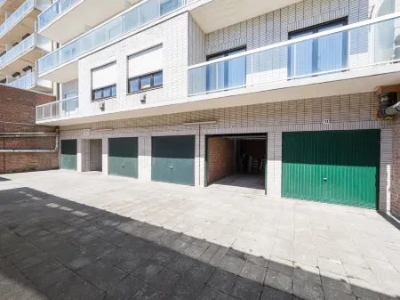 Apartment with 3 Bedrooms and Sea View Отели рядом с достопримечательностью «Residence Park Cosmos - B.V.B.A. Luna»