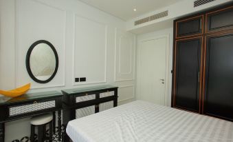 Citadines Marina HaLong 1908