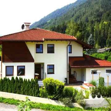 Chalet in Fulpmes Near Stubai Glacier Skiing
