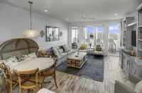 Beach and Gulf Views from the Center of Seaside! 2 Bedroom Condo by Redawning