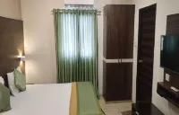 Hotel Grand Gaayatris فنادق في Pallavaram