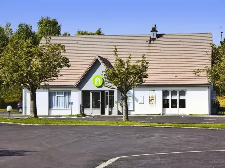 Campanile Auxerre - MONÉTEAU Отели в г. Шамле