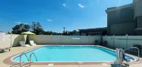 Clarion Inn & Suites - Pools