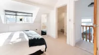 Woodland View Newport - 4 Bedroom Home Hotels in Caerleon