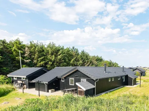 Sprawling Holiday Home in Løkken Near Sea