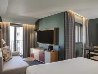 Se Catedral Hotel Porto, Tapestry Collection by Hilton Hotels near Sé