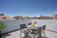 Sur Suites la Dorada, Centricos Soleados a Pocos Metros de la Playa y Con Parking Opcional - 3 ดาว