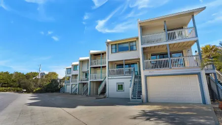 Palm Sounds: Gulf Views & Easy Beach Access!