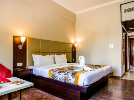 Diamond Hotel Отели в г. Варанаси