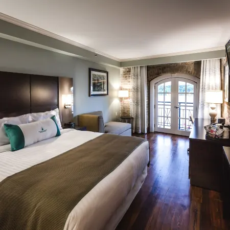 The Cotton Sail Hotel Savannah, Tapestry Collection by Hilton