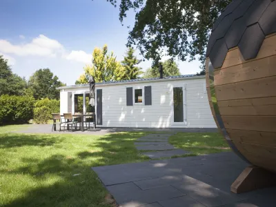 Comfortable Chalet with Sauna Near the Veluwe Hoteles en Putten