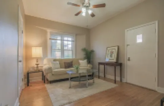 Peaceful One Bedroom Home Near Chicago