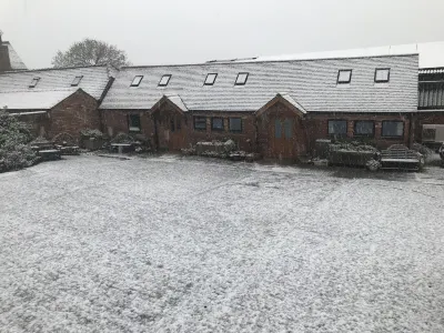 Nuneaton - Cottage - Sleeps 2 - Parking - Garden Hotels near Whitemoors
