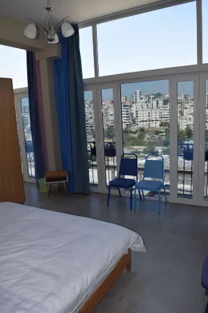 Damask Rose, Lebanese Guest House Отели в г. Ain Aar