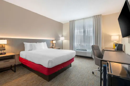 曾斯維爾市中心的舒適套房酒店