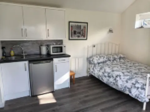 Rose View - Modern Detached Bungalow Hotels near Sale Water Park