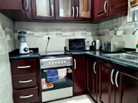 Charming Quiet & Cozy - Close to Highway Parking - Homestays