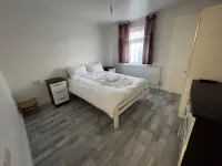 Charming 3B Home in East London - Cozy & Central Các khách sạn gần Red House