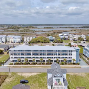 206 Queen Suite, 2nd Floor Low Tide