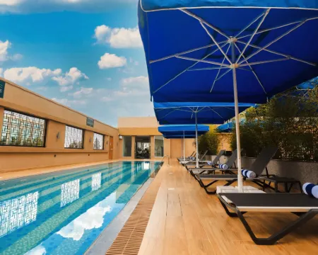 โฟร์ พอยท์ส บาย ชีราตัน คิกาลี โรงแรมในคิกาลี