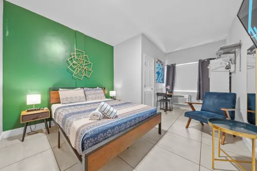 Miami International by Lowkl