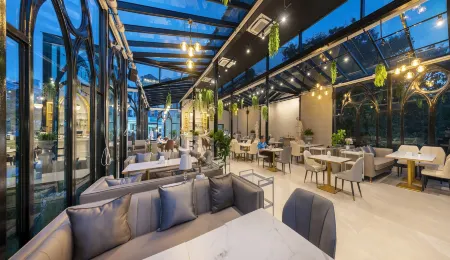 Nine River Hotel Отели рядом с достопримечательностью «Khao Takong Park Bureau of Monks»