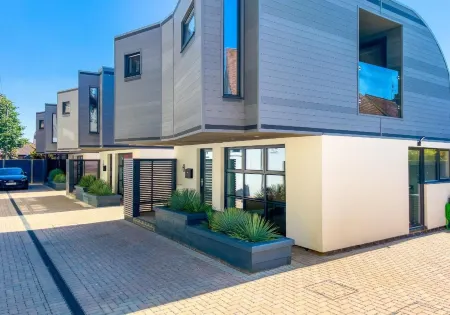 Green Mews 3 with Free Parking - by My Getaways Отели рядом с достопримечательностью «Brighton Fishing Museum»