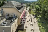 Logis Hôtel Restaurant Les 2 Rives Hôtels à : Banassac
