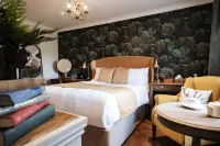 Bear of Burton Hotels in Highcliffe