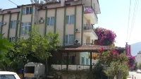 Cicek Hotel & Apartments