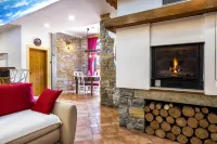 TouristFarm - Apartments "RED FAIRYTALE" Hotels in Koper